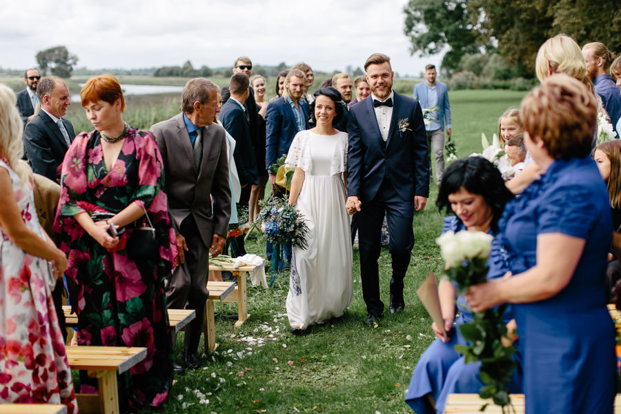 kāzu ceremonija dabā