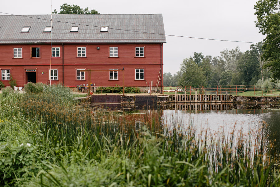 Kāzas Koņu dzirnavās